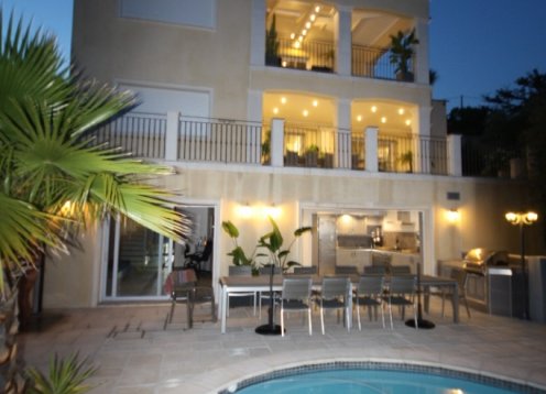 stunning 4 bedroom villa,air conditioned,pool with panoramic view,